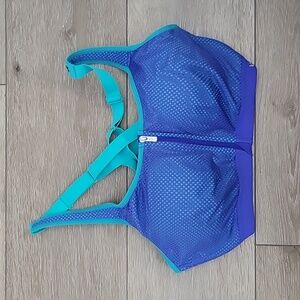 VICTORIA’S SECRET Knockout Zip Mesh Sports Bra (in Blue/Aqua - Size 36C)